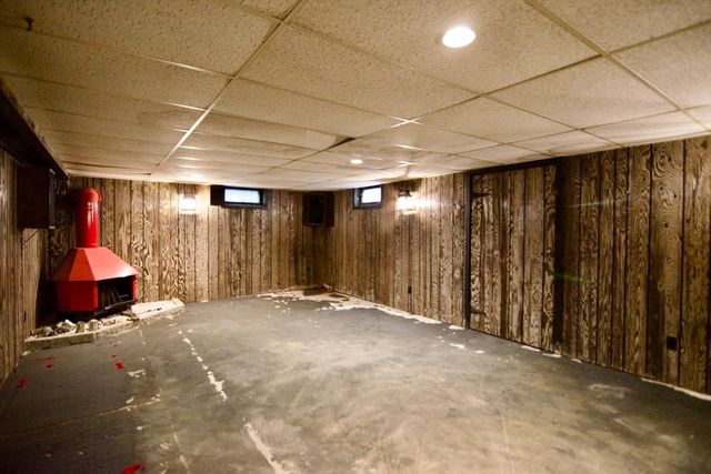 538 Mckinstry Ave, Chicopee, MA 01013