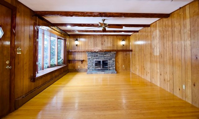 538 Mckinstry Ave, Chicopee, MA 01013