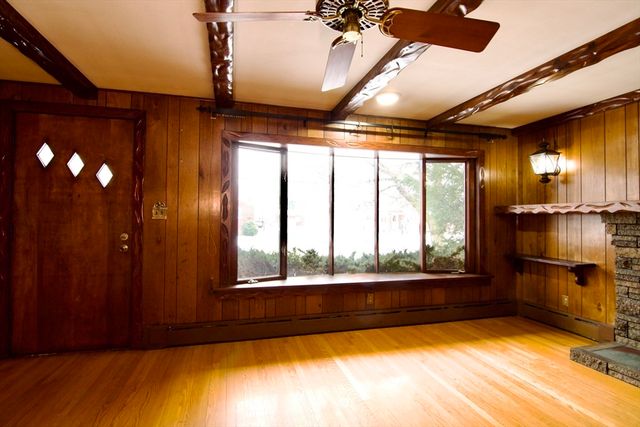 538 Mckinstry Ave, Chicopee, MA 01013