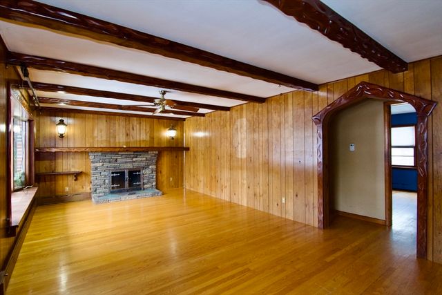 538 Mckinstry Ave, Chicopee, MA 01013