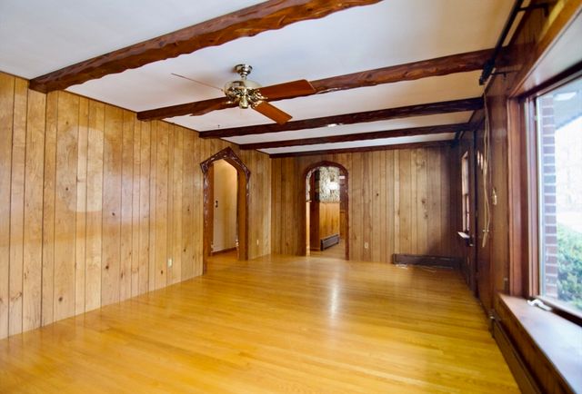 538 Mckinstry Ave, Chicopee, MA 01013