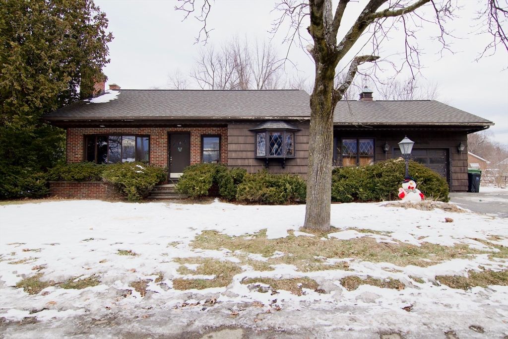 538 Mckinstry Ave, Chicopee, MA 01013