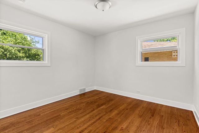 8918 Parkside Avenue, Morton Grove, IL 60053