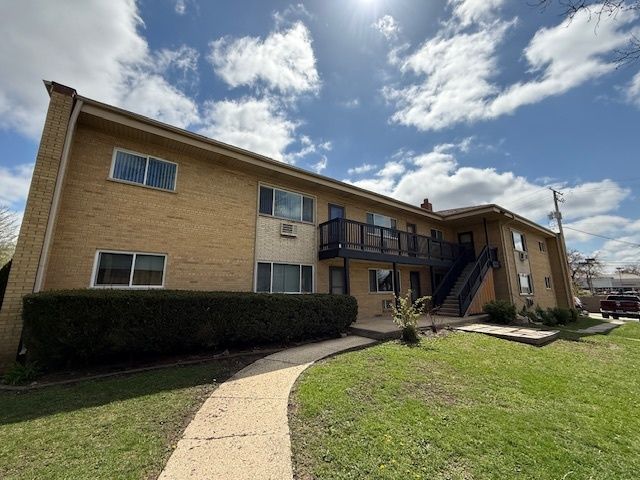 593 PARK Plaza 2, Glen Ellyn, IL 60137