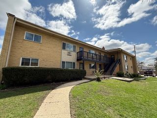 593 PARK Plaza 2, Glen Ellyn, IL 60137