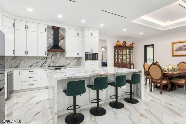 499 Golden Gate BLVD E, Naples, FL 34120