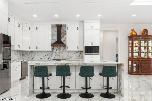 499 Golden Gate BLVD E, Naples, FL 34120