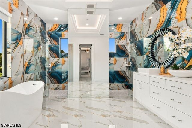 499 Golden Gate BLVD E, Naples, FL 34120