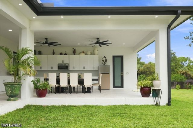 499 Golden Gate BLVD E, Naples, FL 34120