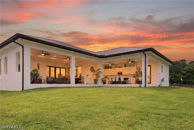 499 Golden Gate BLVD E, Naples, FL 34120