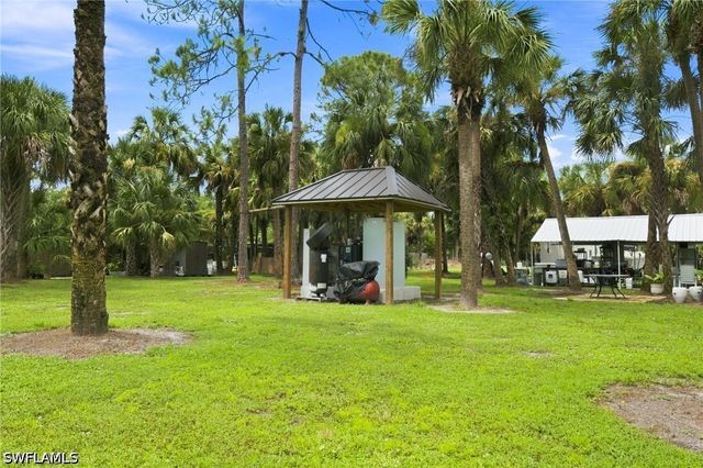 499 Golden Gate BLVD E, Naples, FL 34120