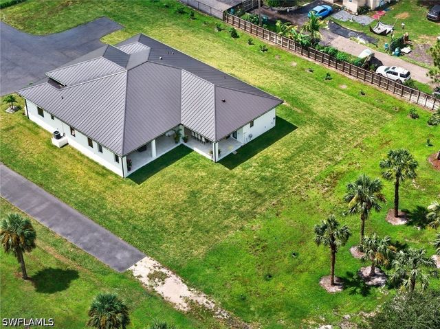 499 Golden Gate BLVD E, Naples, FL 34120