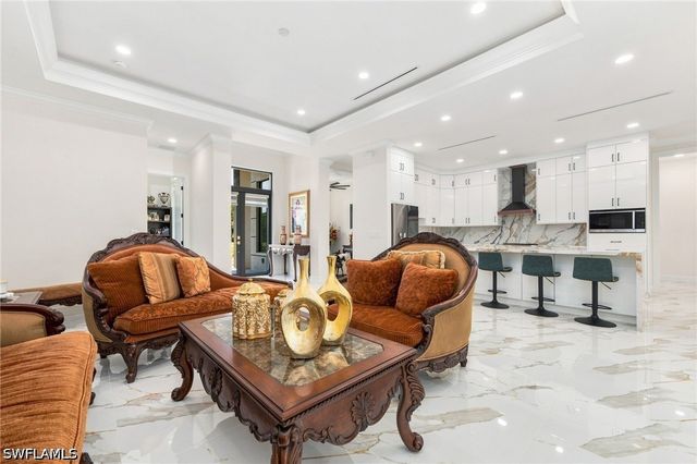 499 Golden Gate BLVD E, Naples, FL 34120