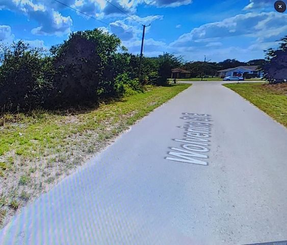 810 E Wolverine Street E, Lehigh Acres, FL 33974