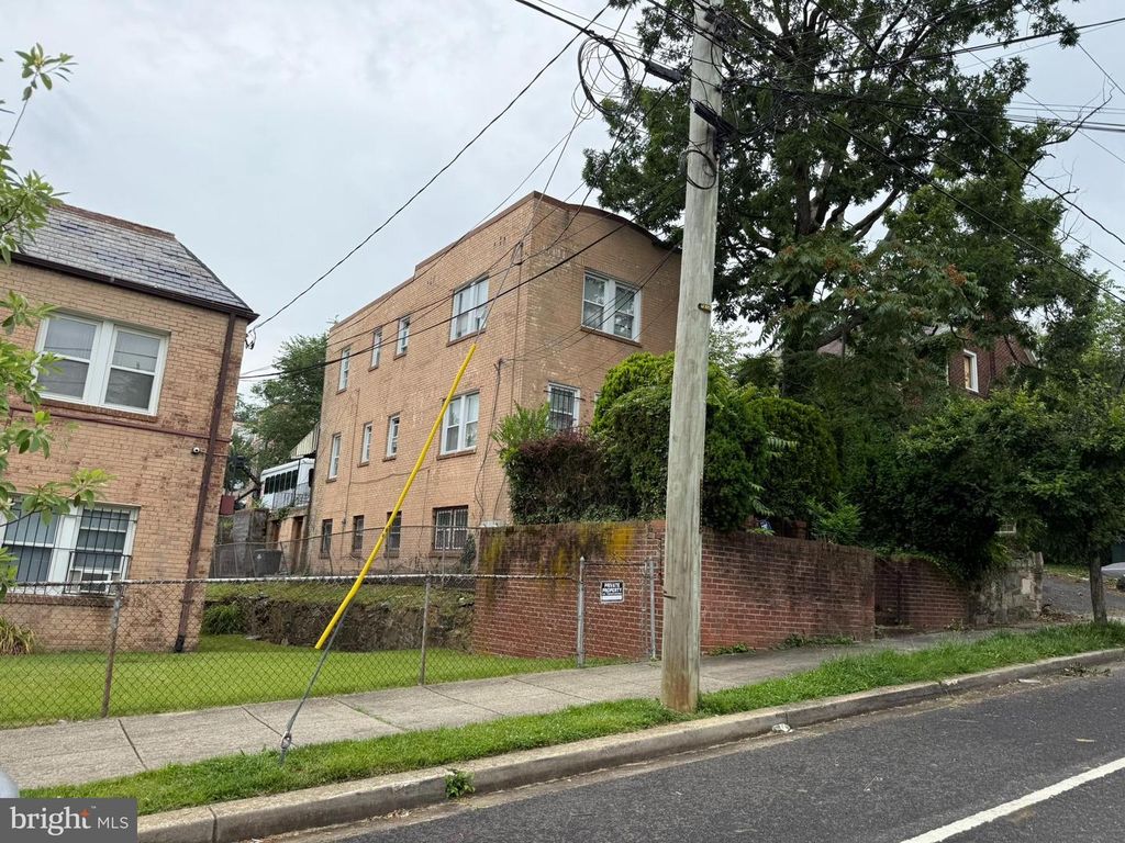 1622 28TH PL SE, Washington, DC 20020