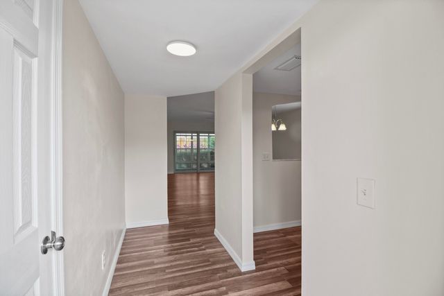 2950 SE Ocean Boulevard 130-4, Stuart, FL 34996