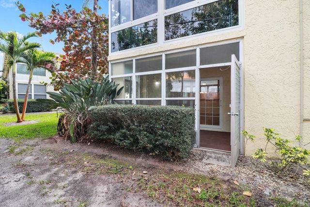 2950 SE Ocean Boulevard 130-4, Stuart, FL 34996