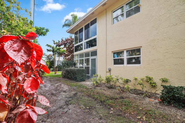 2950 SE Ocean Boulevard 130-4, Stuart, FL 34996