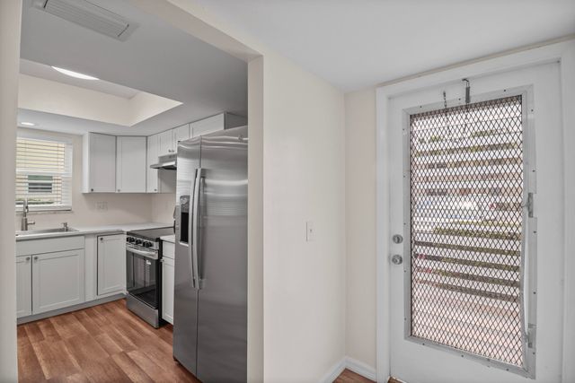 2950 SE Ocean Boulevard 130-4, Stuart, FL 34996