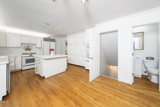 20 Chancery Place, Durham, NC 27707