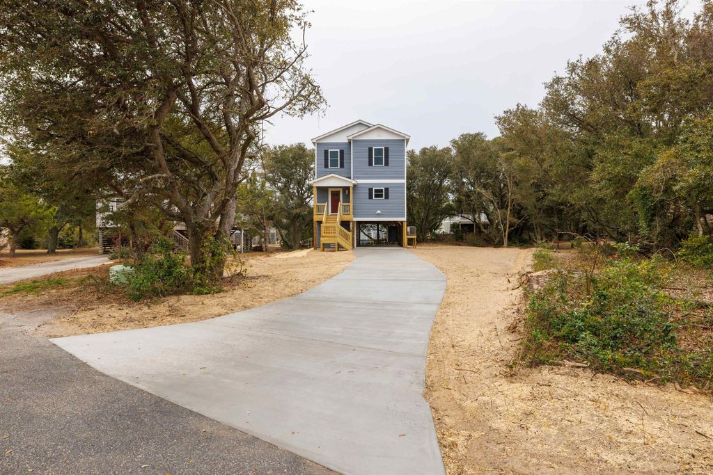 Image 1 of property listing at 201 W Herring Court Lot 40, Nags Head, NC 27959