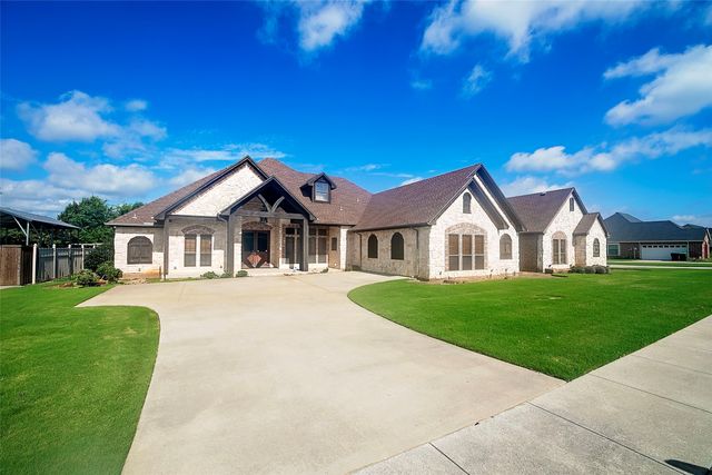 1702 High Point Drive, Pilot Point, TX 76258
