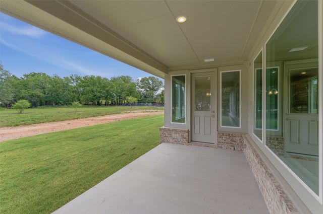 156 Oak Grove Way, Springtown, TX 76082