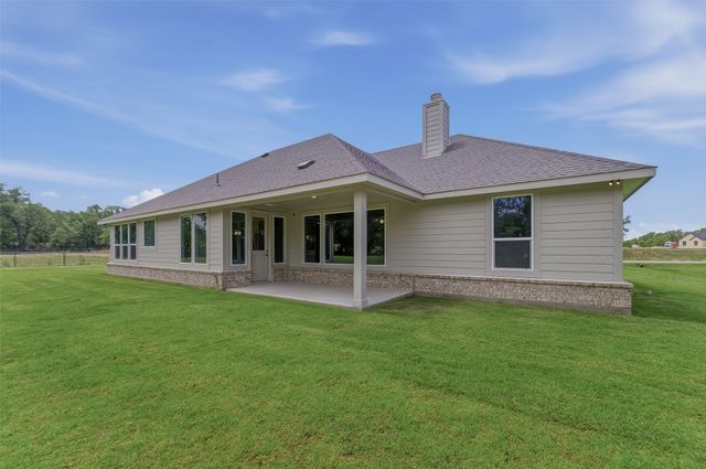 156 Oak Grove Way, Springtown, TX 76082