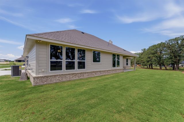 156 Oak Grove Way, Springtown, TX 76082