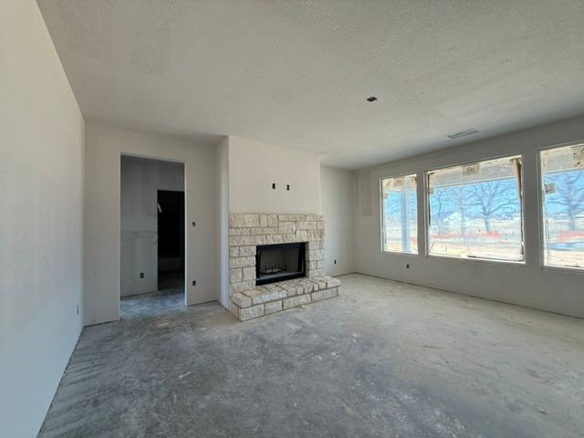 156 Oak Grove Way, Springtown, TX 76082