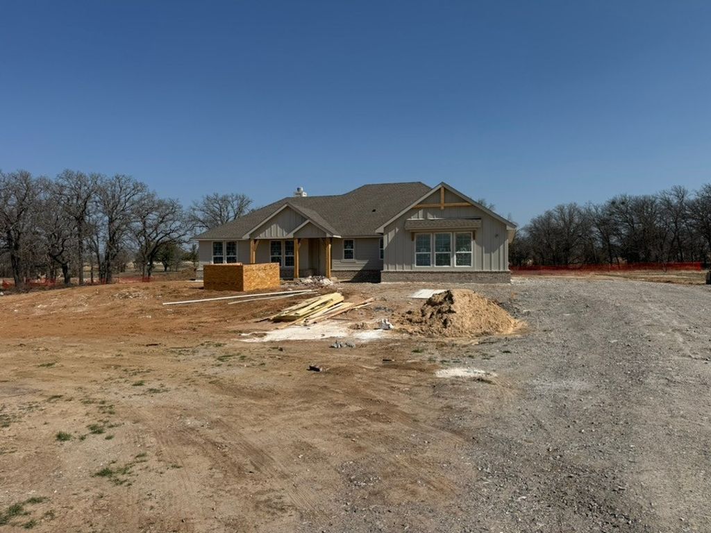 156 Oak Grove Way, Springtown, TX 76082