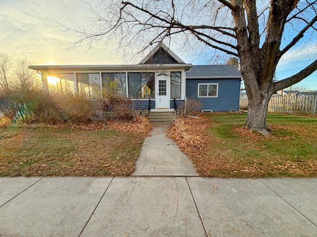 316 2nd Avenue SE, Pine Island, MN 55963