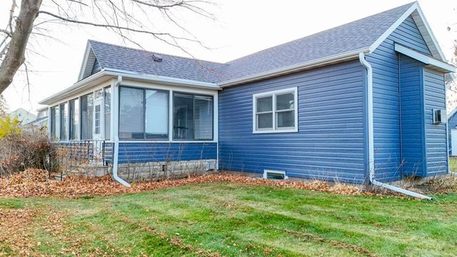 316 2nd Avenue SE, Pine Island, MN 55963