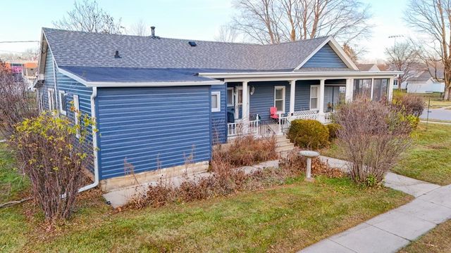 316 2nd Avenue SE, Pine Island, MN 55963