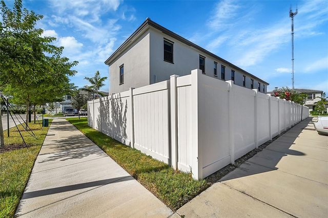 20357 NW 4th Path, Miami Gardens, FL 33169