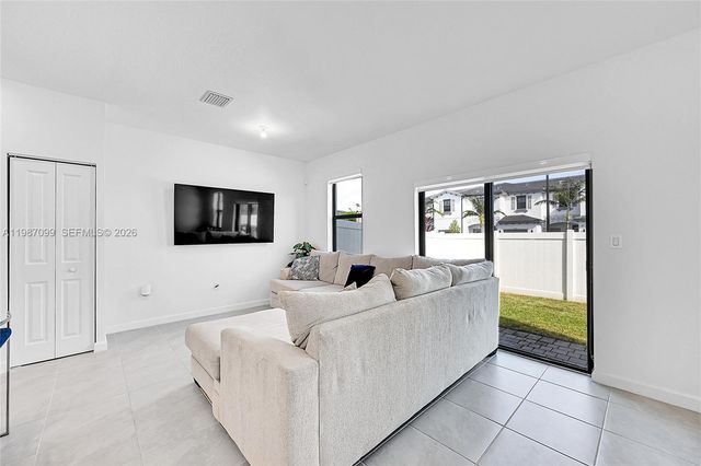 20357 NW 4th Path, Miami Gardens, FL 33169