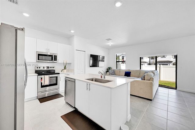 20357 NW 4th Path, Miami Gardens, FL 33169