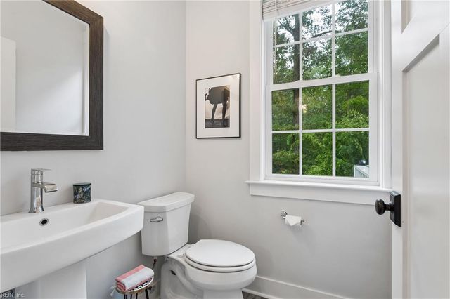 9927 E Cork RD, Toano, VA 23168