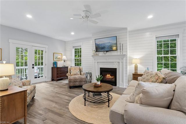9927 E Cork RD, Toano, VA 23168