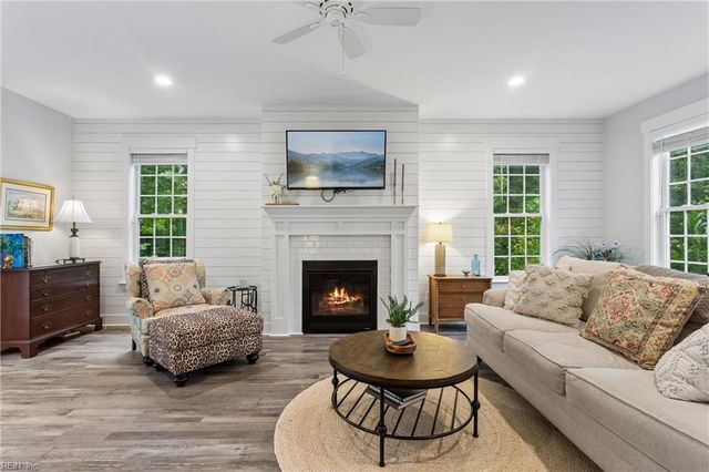 9927 E Cork RD, Toano, VA 23168
