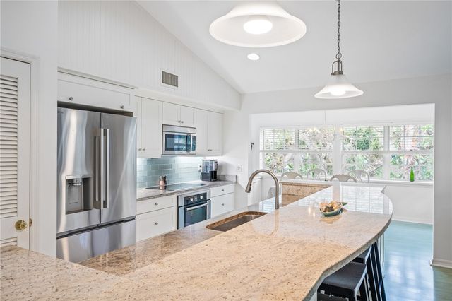 1295 Winding Oaks Circle E 805, Vero Beach, FL 32963