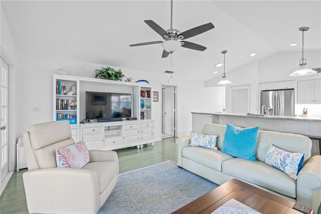 1295 Winding Oaks Circle E 805, Vero Beach, FL 32963