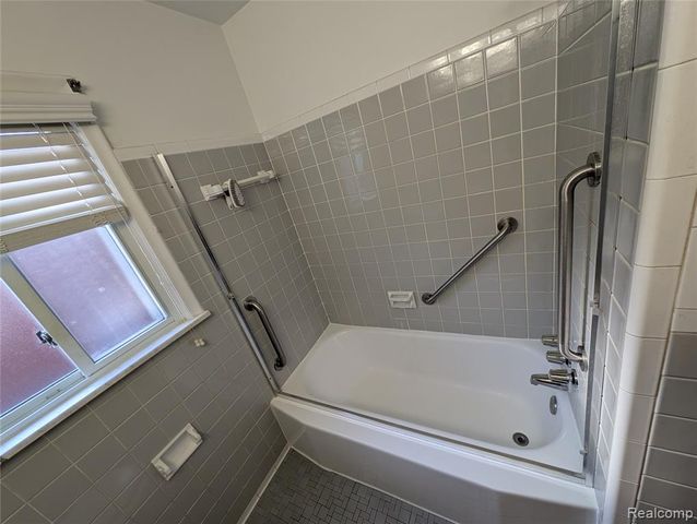 20211 Beaufait Street, Harper Woods, MI 48225