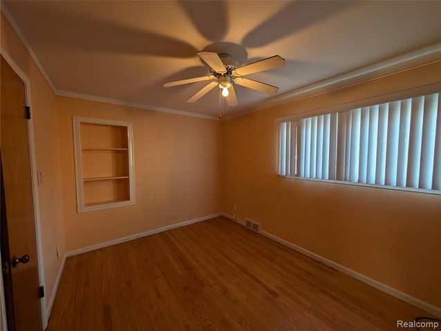 20211 Beaufait Street, Harper Woods, MI 48225