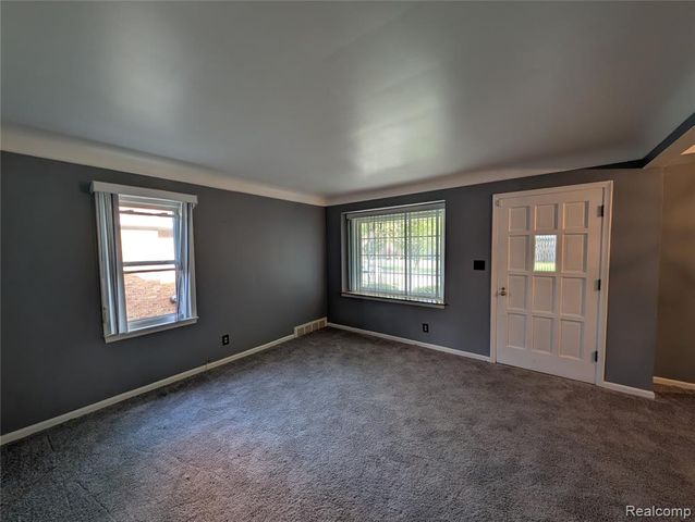 20211 Beaufait Street, Harper Woods, MI 48225