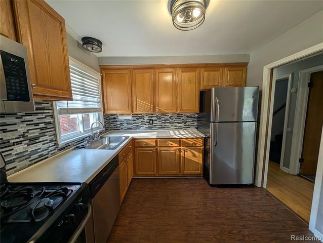 20211 Beaufait Street, Harper Woods, MI 48225