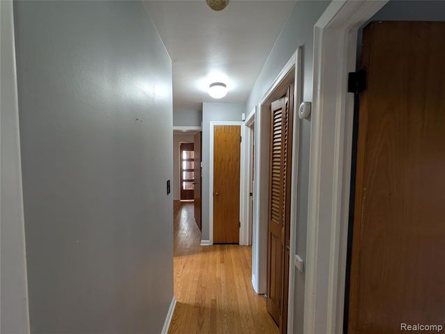 20211 Beaufait Street, Harper Woods, MI 48225