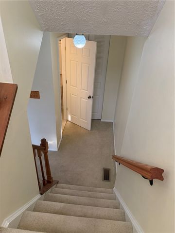 216 Quail Run Rd, Peters Twp, PA 15367