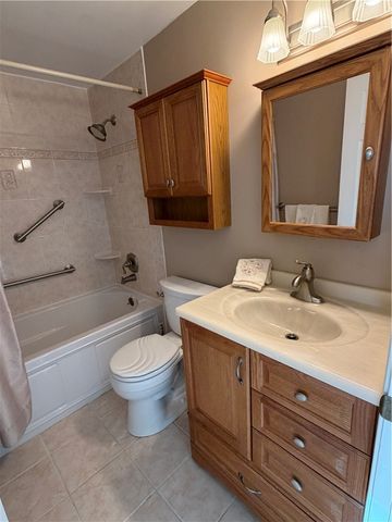 216 Quail Run Rd, Peters Twp, PA 15367