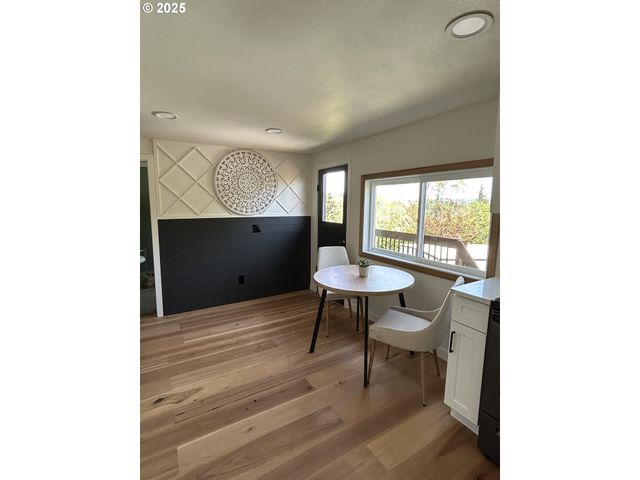 1390 WASHINGTON Ave, Coos Bay, OR 97420